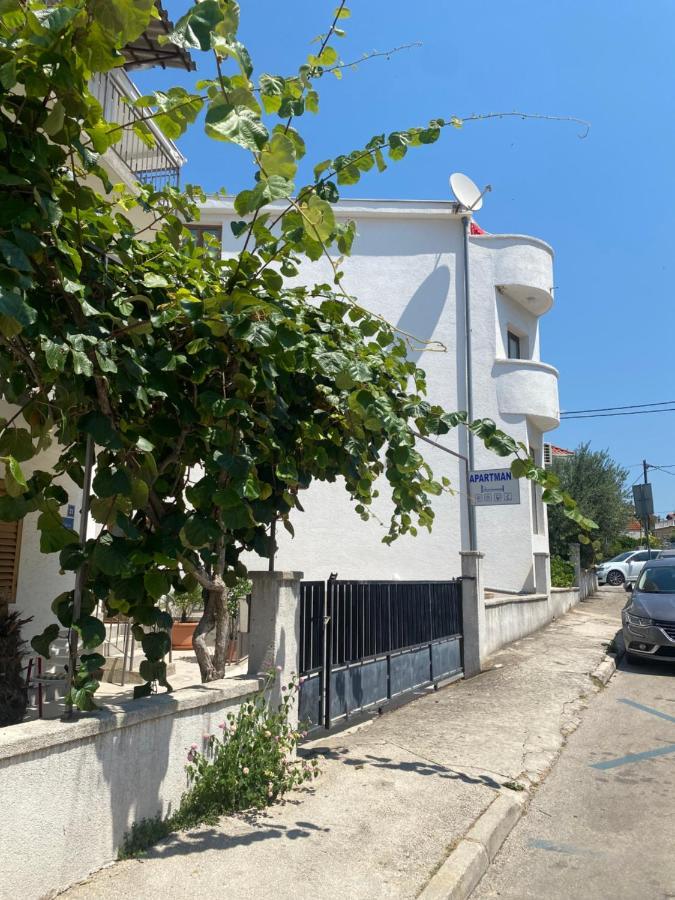 Apartments Gabrijela Biograd Na Moru Exterior foto