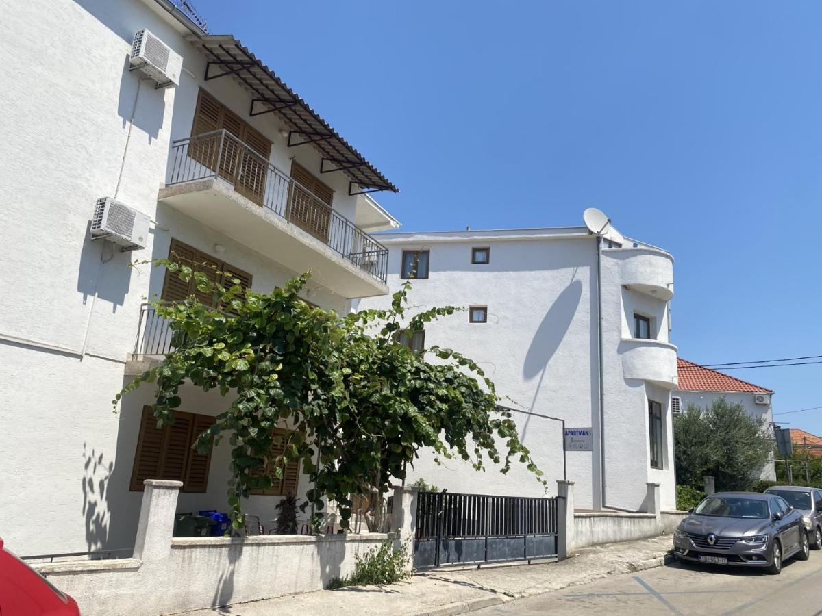 Apartments Gabrijela Biograd Na Moru Exterior foto